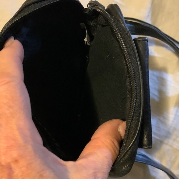 Black Leather Crossbody belt bag, phone and passport, Made in Italy - Picture 8 of 9